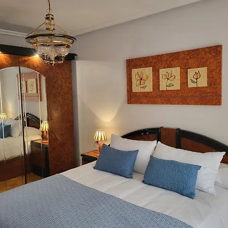 Reina Y Santa Lägenhet