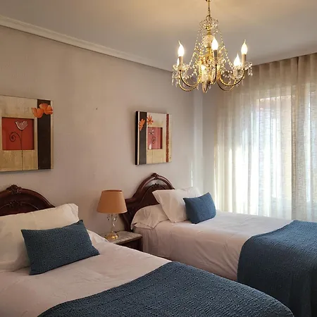 Reina Y Santa Lägenhet *